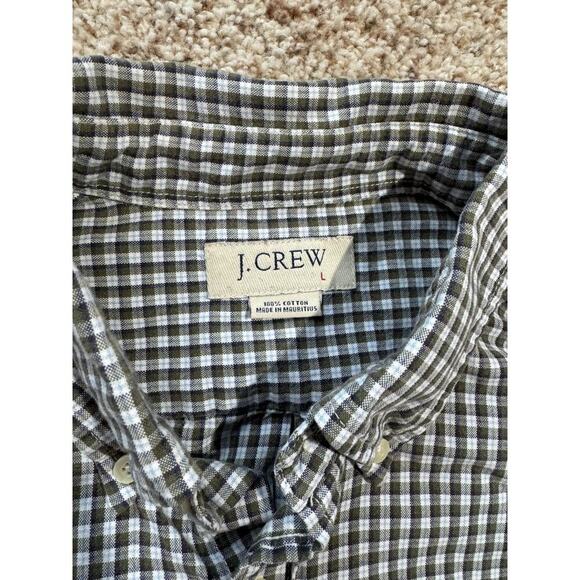 J. Crew buttoned shirt, Vintage Oxford, Size Large, short sleeve; 100% cotton - Picture 2 of 4